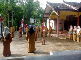 UPACARA HARI IBU DAN APEL KERJA KALURAHAN SALAM